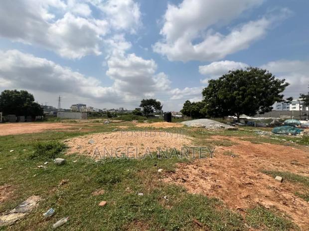 4 Acre Land at Airport Area, Near Accra Mall · Photo 1