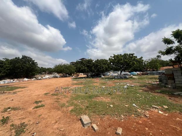 4 Acre Land at Airport Area, Near Accra Mall · Photo 5