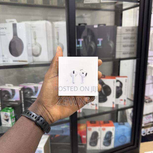 Apple Airpods 4 · Photo 1