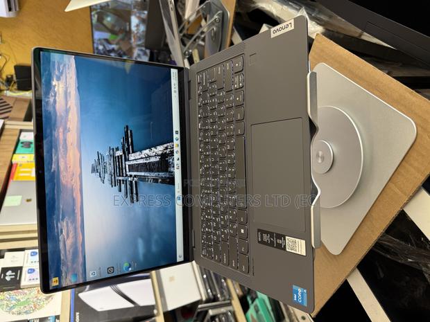 Laptop Lenovo IdeaPad Flex 14 8GB Intel Core I3 SSHD (Hybrid) 256GB · Photo 5