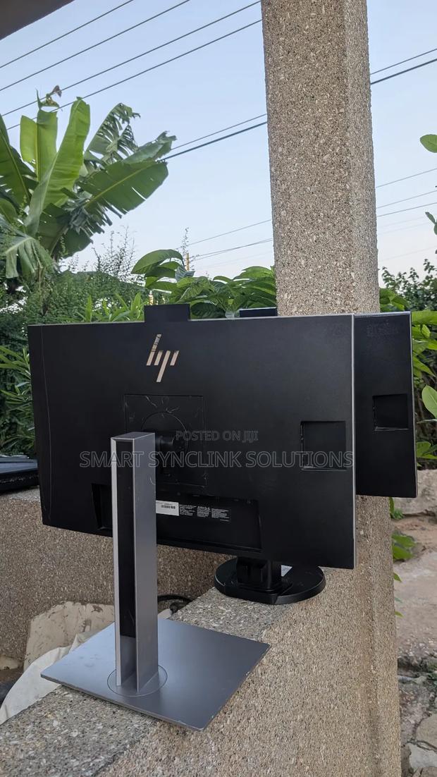 Hp 24" Ips Edgeless Monitor With Inbuilt Camera · Photo 2