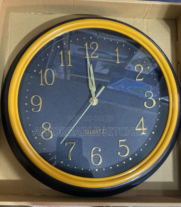 Quartz Wall Clock · Photo 2