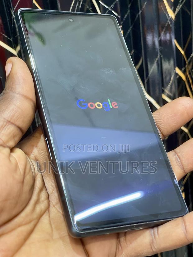 Google Pixel 7a 128 GB Black · Photo 3