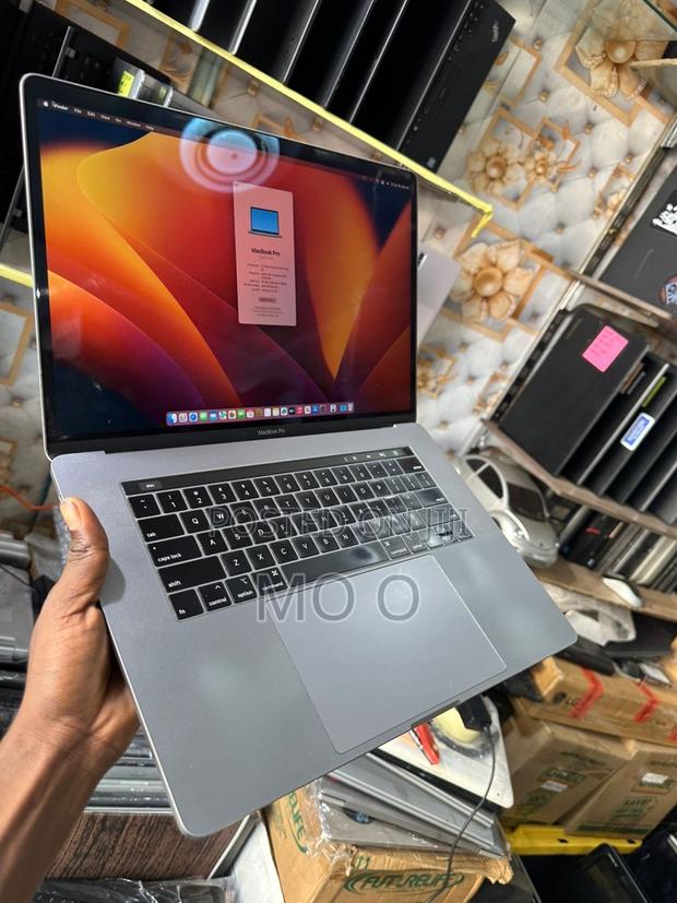 Laptop Apple MacBook Pro 2019 16GB Intel Core I9 SSD 512GB · Photo 2