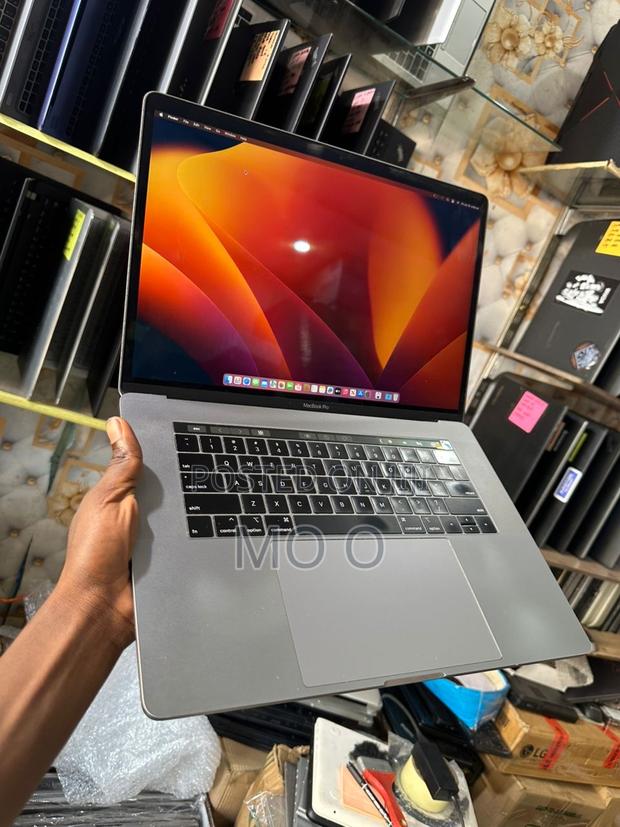 Laptop Apple MacBook Pro 2019 16GB Intel Core I9 SSD 512GB · Photo 1