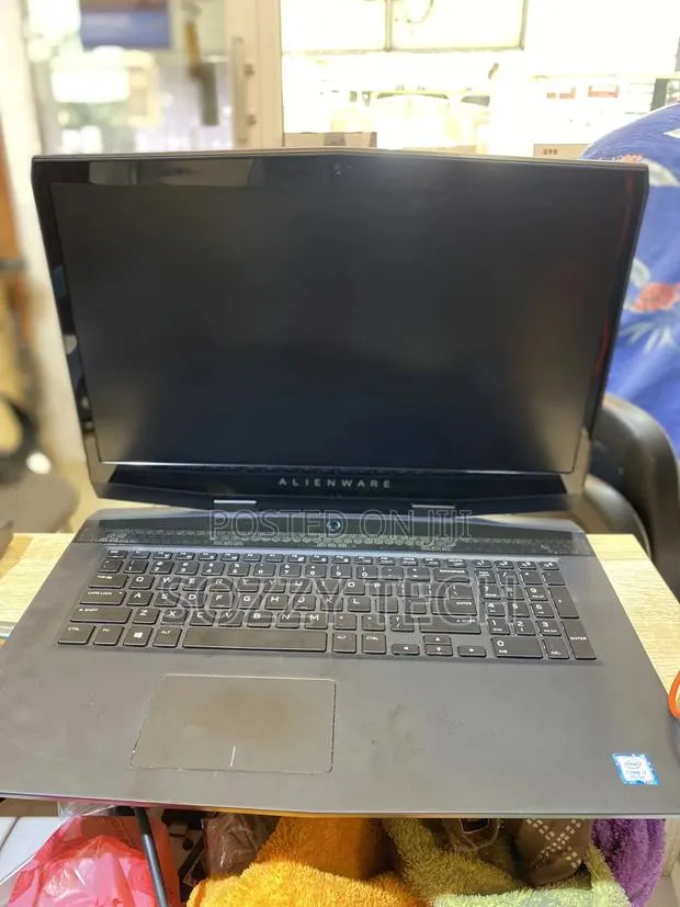 Laptop Dell Allenware M15 R5 16GB Intel Core i7 SSD 512GB · Photo 1