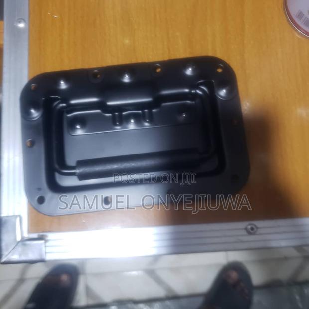 Speaker Spring Iron Handle Black and Silver Color. A Pair · Photo 1