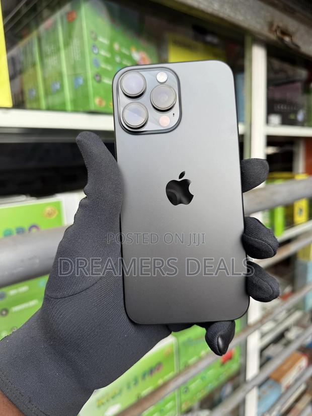 Apple iPhone 16 Pro Max 1 TB Black · Photo 3