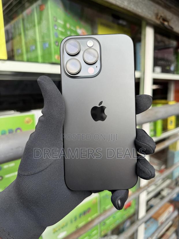Apple iPhone 16 Pro Max 1 TB Black · Photo 2