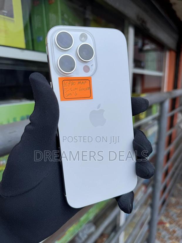 Apple iPhone 16 Pro Max 256 GB White · Photo 2