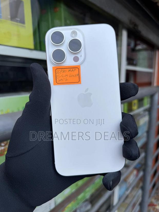 Apple iPhone 16 Pro Max 256 GB White · Photo 3