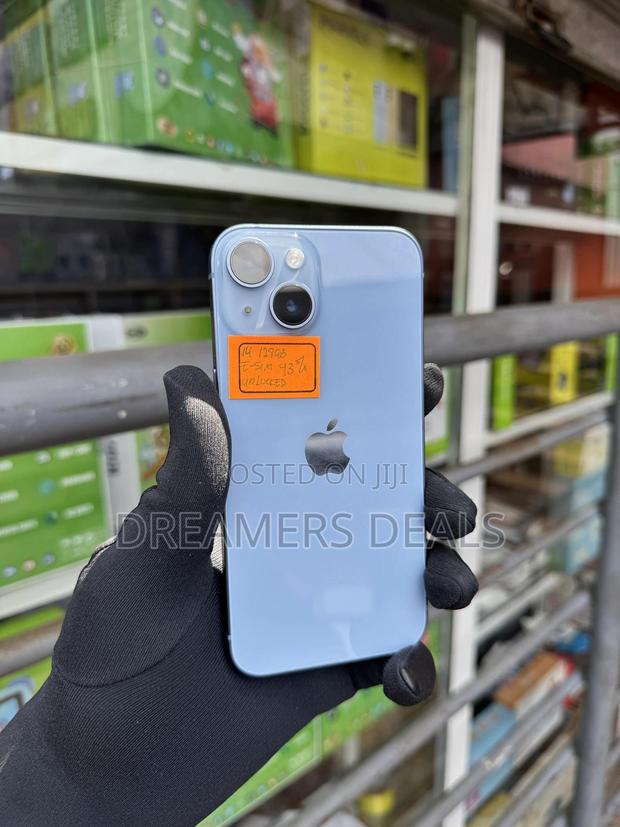 Apple iPhone 14 128 GB Blue · Photo 3