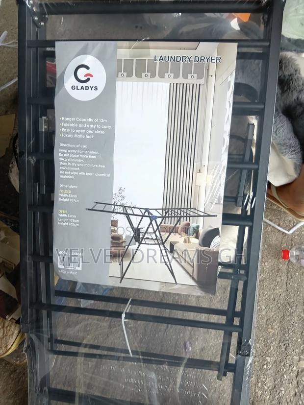 Strong Metallic Cloth Rack · Photo 1