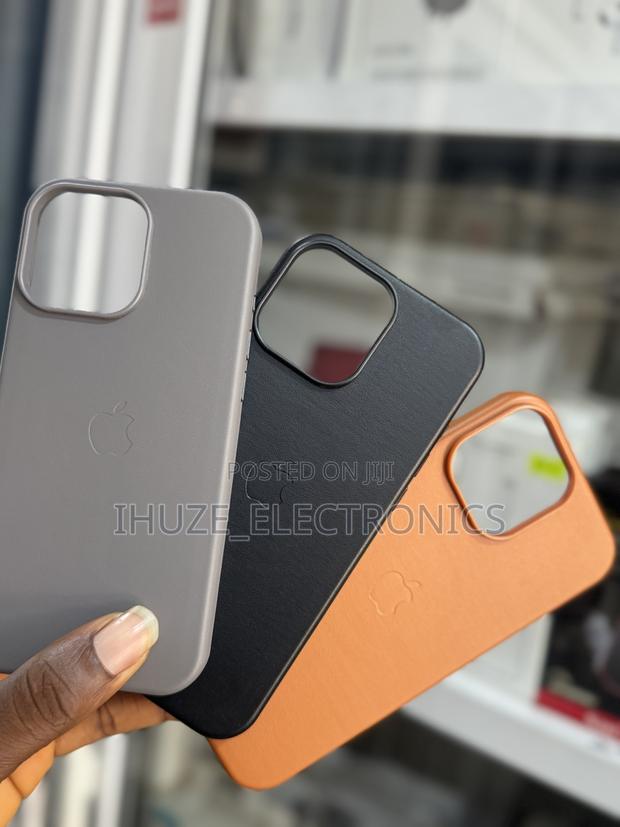 Genuine Leather Case (Magsafe) for iPhone 16pro Max · Photo 4