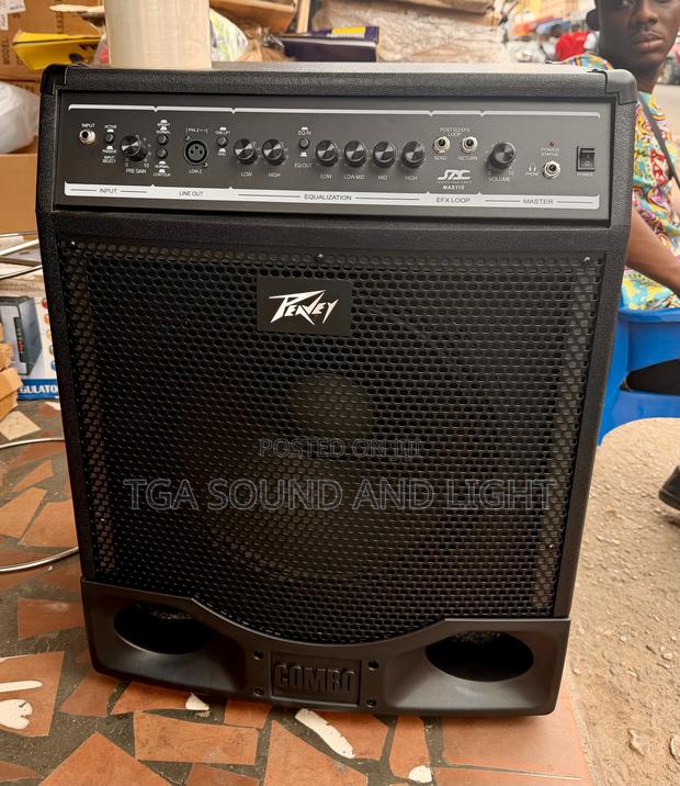 Jac Max115 Bass Guitar Combo · Photo 1