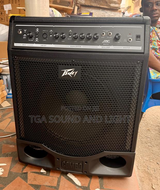 Jac Max115 Bass Guitar Combo · Photo 3