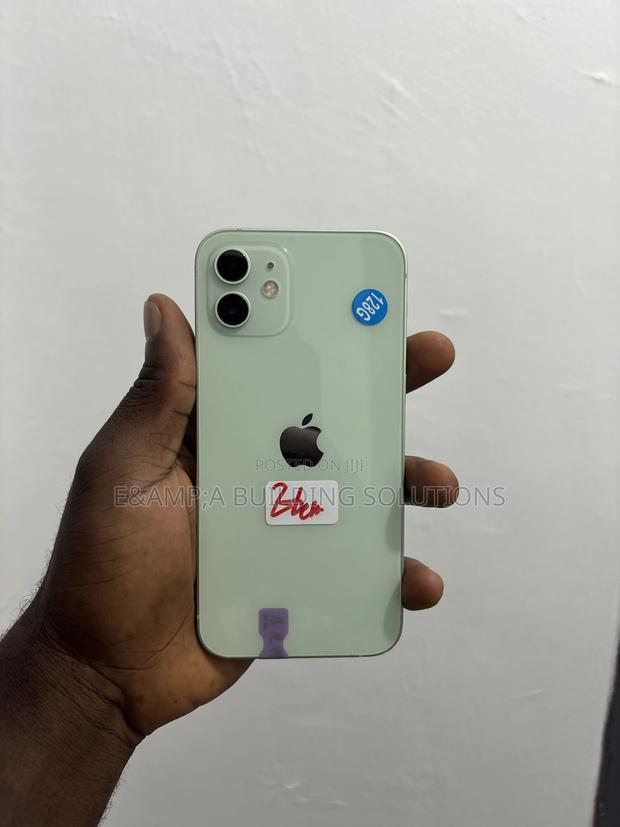 Apple iPhone 12 128 GB Green · Photo 2