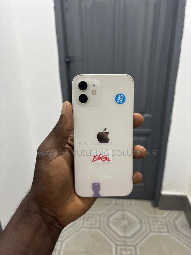 Apple iPhone 12 128 GB White · Photo 1