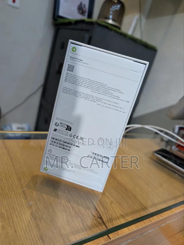 New Apple iPhone 17 Pro Max 256 GB Blue · Photo 1