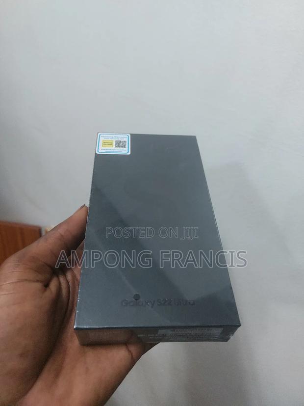 New Samsung Galaxy S22 Ultra 5G 128 GB Black · Photo 2
