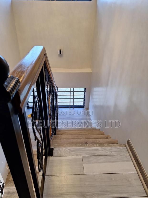 Stay-in Cleaning · Photo 1