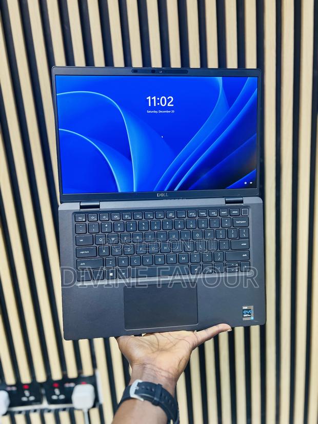 Laptop Dell Latitude 7420 16GB Intel Core i5 SSD 256GB · Photo 2