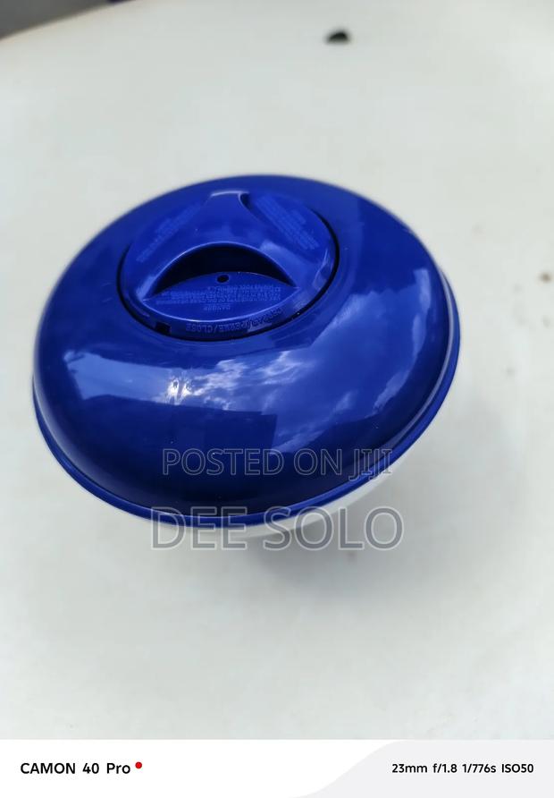 Floating Chlorine Dispenser for Swimming Pool · Photo 2