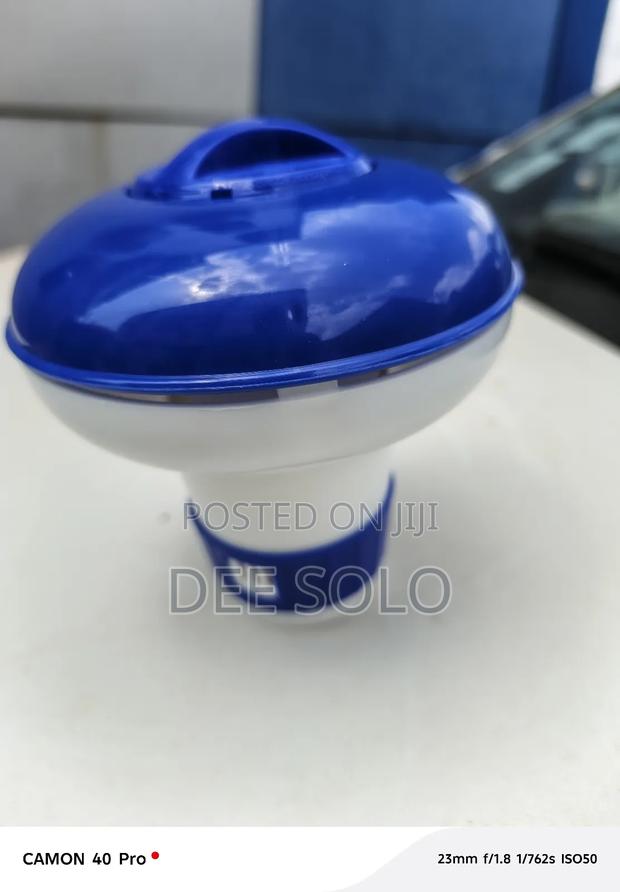 Floating Chlorine Dispenser for Swimming Pool · Photo 3