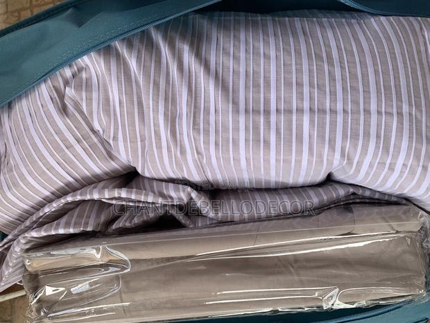 300-Thread-Count Pure Cotton King Size Removable Duvet Set · Photo 3