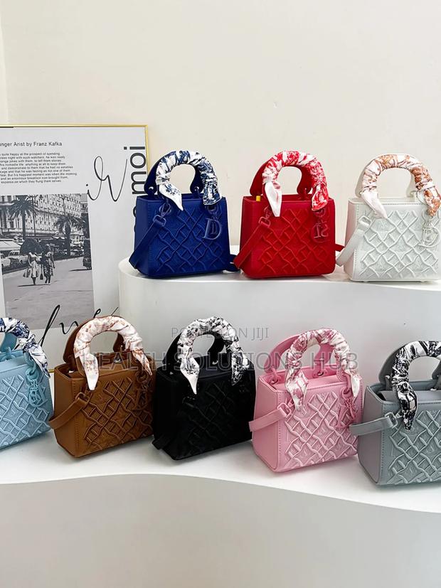 High Quality Bags · Photo 1