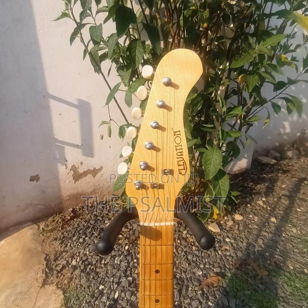 Elevation 1/2 Size Guitar · Photo 3