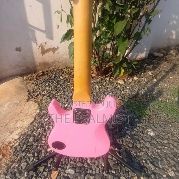 Elevation 1/2 Size Guitar · Photo 7
