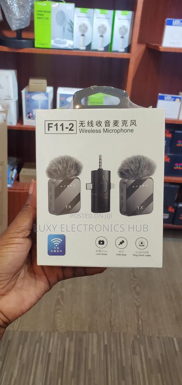 F11-2 Wireless Microphone · Photo 2