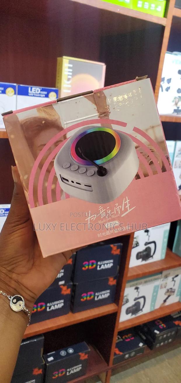Retro Style Bluetooth Speaker · Photo 2