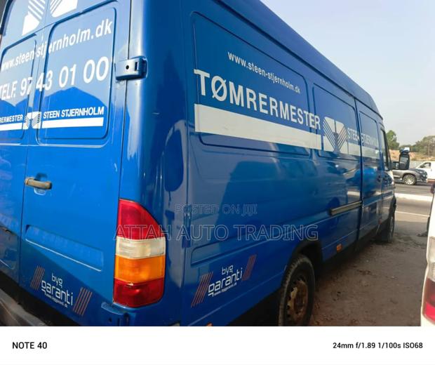 Mercedes-Benz Sprinter 2000 Blue · Photo 4