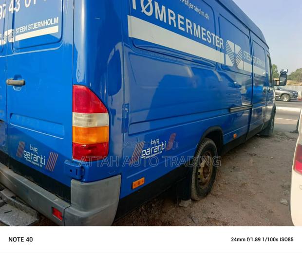Mercedes-Benz Sprinter 2000 Blue · Photo 6