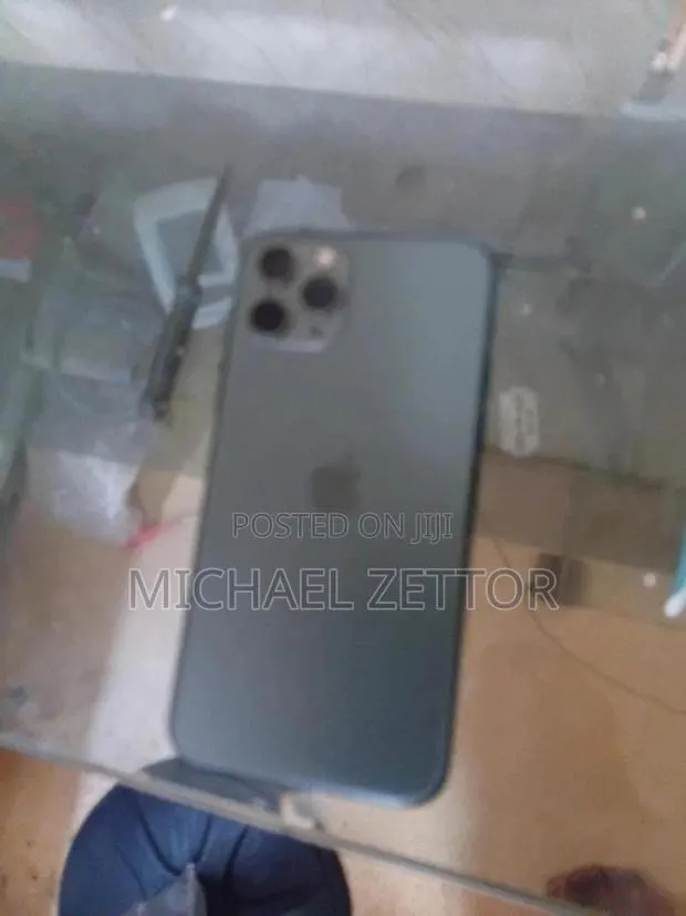 New Apple iPhone 11 Pro 64 GB Gray · Photo 1