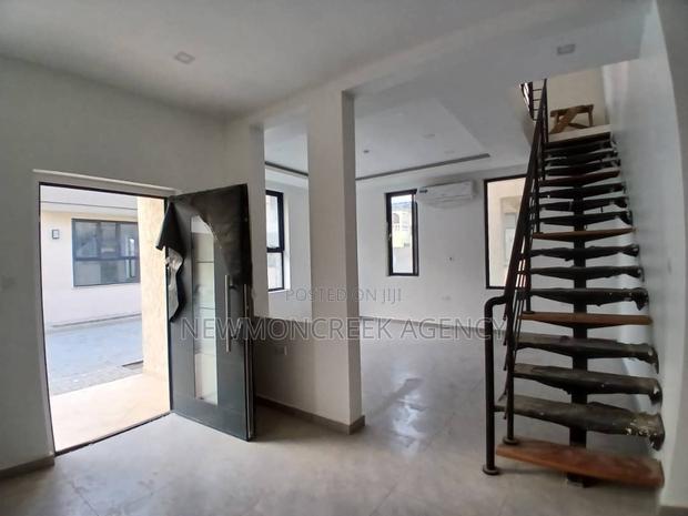 3bdrm Duplex in Adenta Estates, SDA Area for sale · Photo 5
