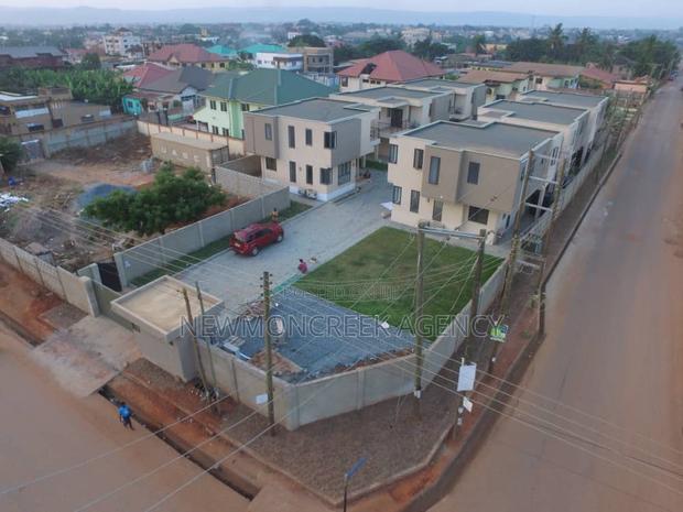 3bdrm Duplex in Adenta Estates, SDA Area for sale · Photo 1