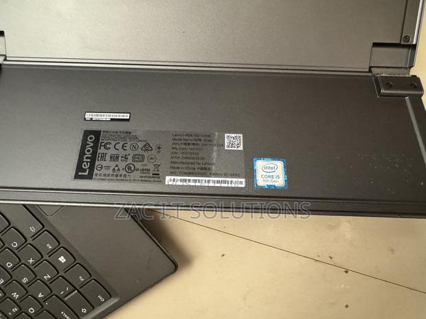 Laptop Lenovo Miix 630 8GB Intel Core I5 SSD 256GB · Photo 5