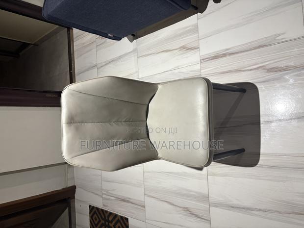 Comfortable Dinning Chair · Photo 2