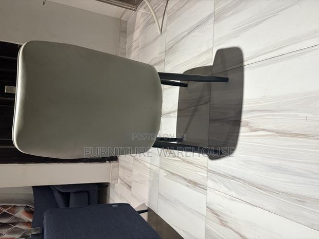Comfortable Dinning Chair · Photo 3