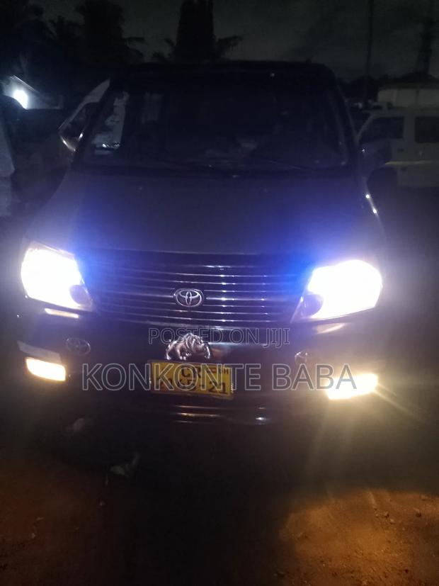Toyota HiAce 2008 Grey · Photo 2
