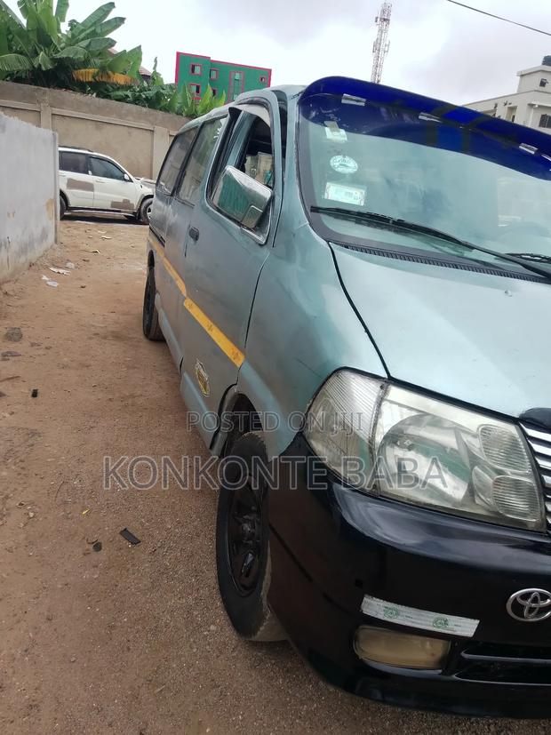 Toyota HiAce 2008 Grey · Photo 3