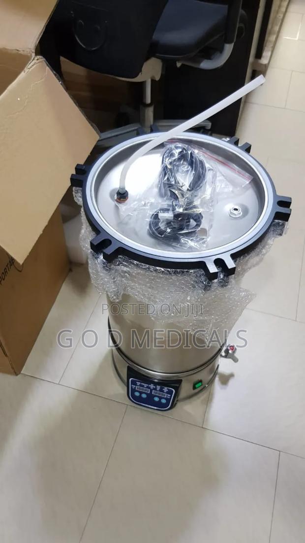 Autoclave With Timer · Photo 1