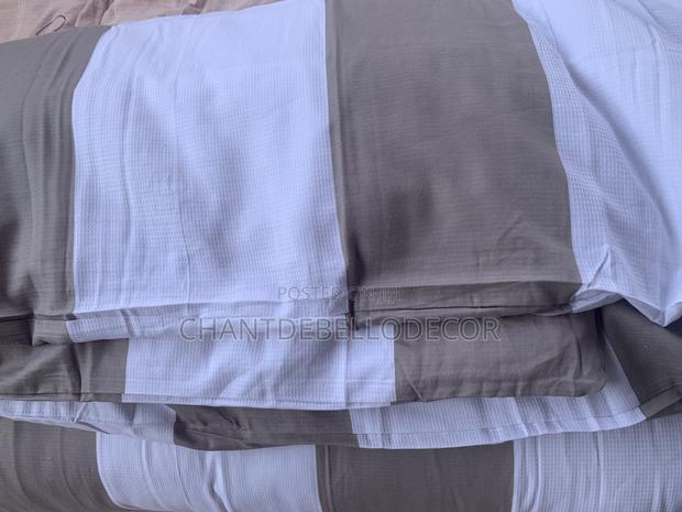 7-Piece 300tc Pure Cotton Solid & Waffle Design King Size Duvet Set · Photo 4