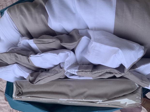 7-Piece 300tc Pure Cotton Solid & Waffle Design King Size Duvet Set · Photo 2