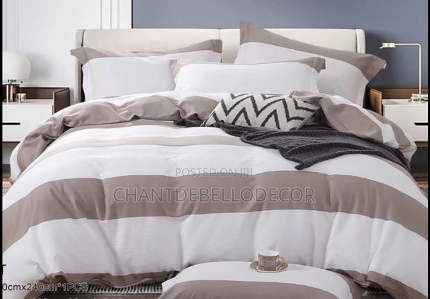 7-Piece 300tc Pure Cotton Solid & Waffle Design King Size Duvet Set · Photo 1