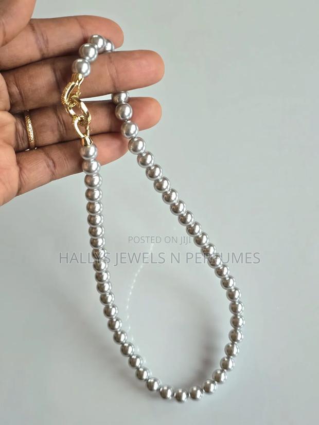 Gray Pearl Necklace Set · Photo 1