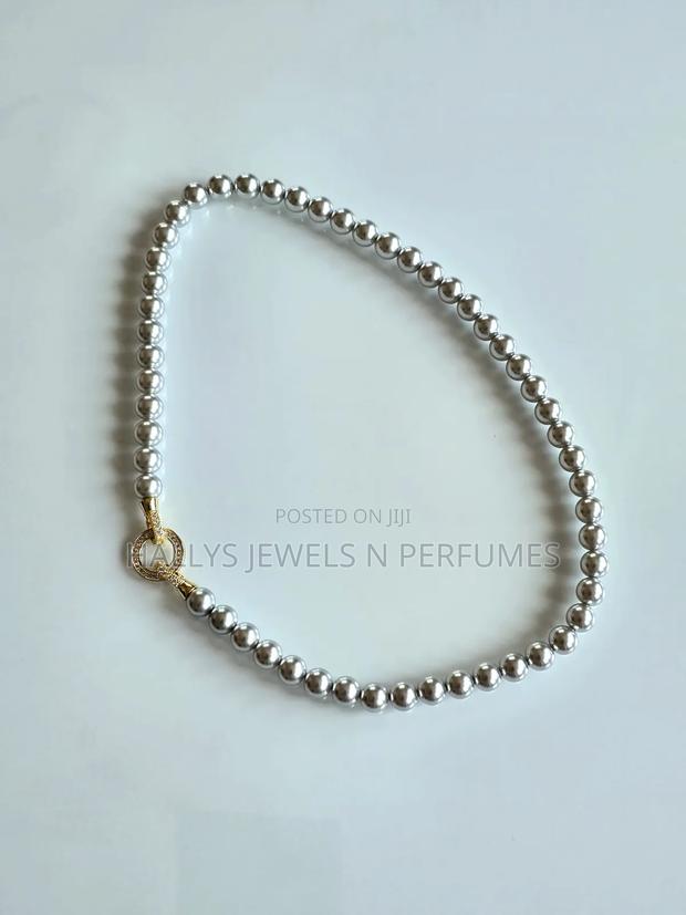 Gray Pearl Necklace Set · Photo 3
